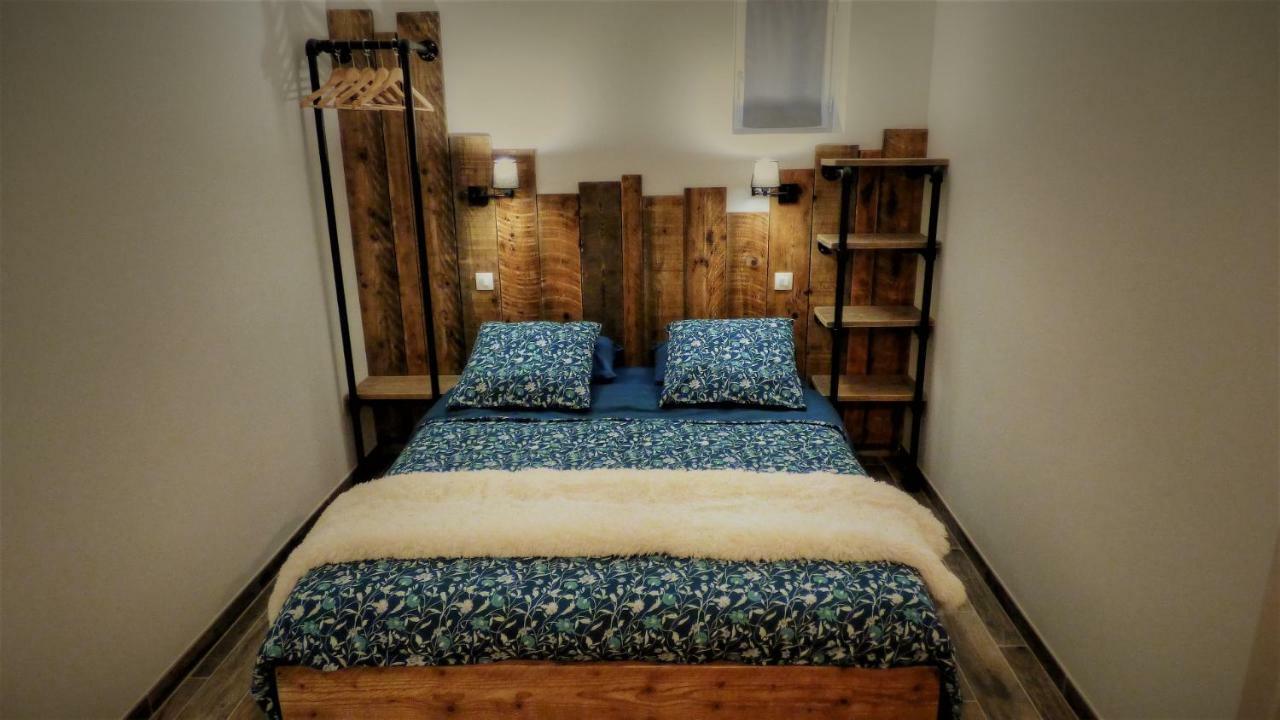 Bed and Breakfast Le Moulin De Follet Fougere  Экстерьер фото